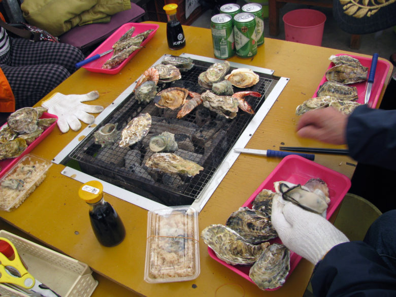 Oyster Barbecue Hut in Itoshima Japan KYUSHU Tourist ジャパン九州ツーリスト株式会社