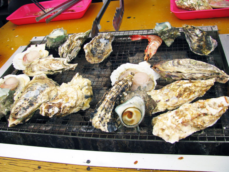Oyster Barbecue Hut in Itoshima Japan KYUSHU Tourist ジャパン九州ツーリスト株式会社