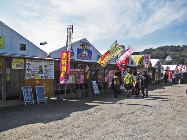 Oyster Barbecue Hut in Itoshima Japan KYUSHU Tourist ジャパン九州ツーリスト株式会社